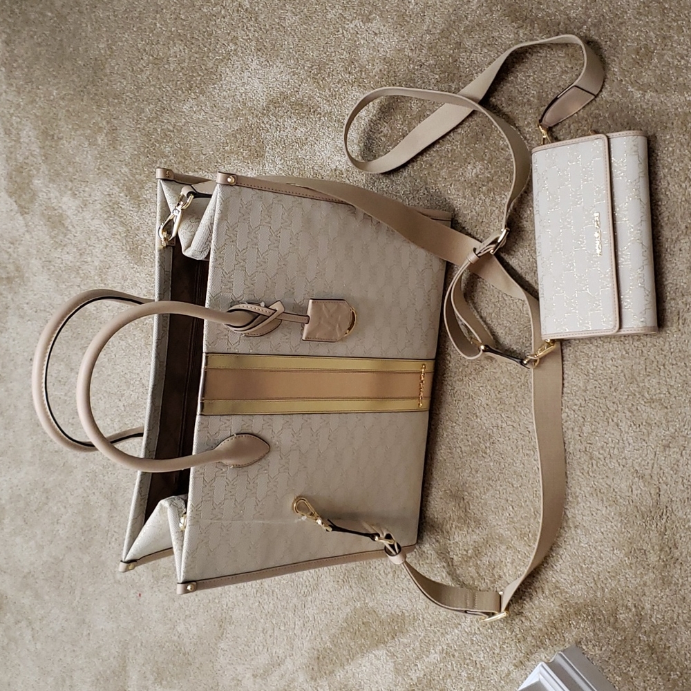 BRAND NEW Michael Kors bag with shoulder strap plus secondary bag/wallet